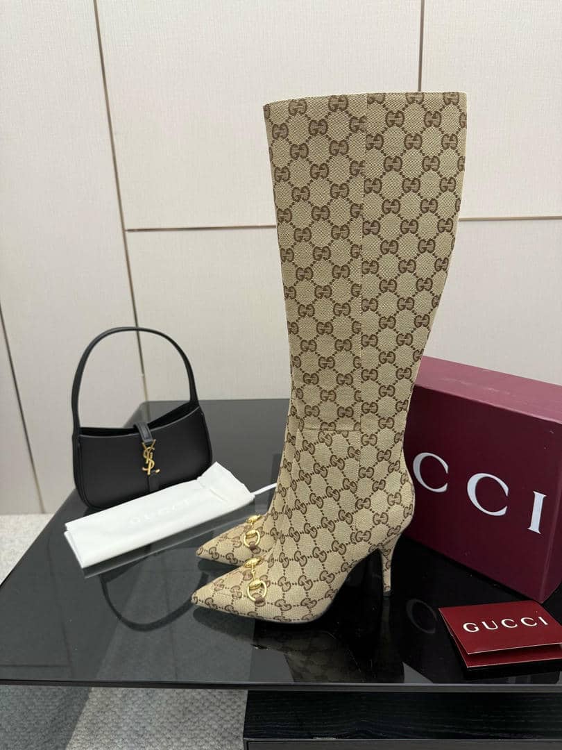 0027 Boots